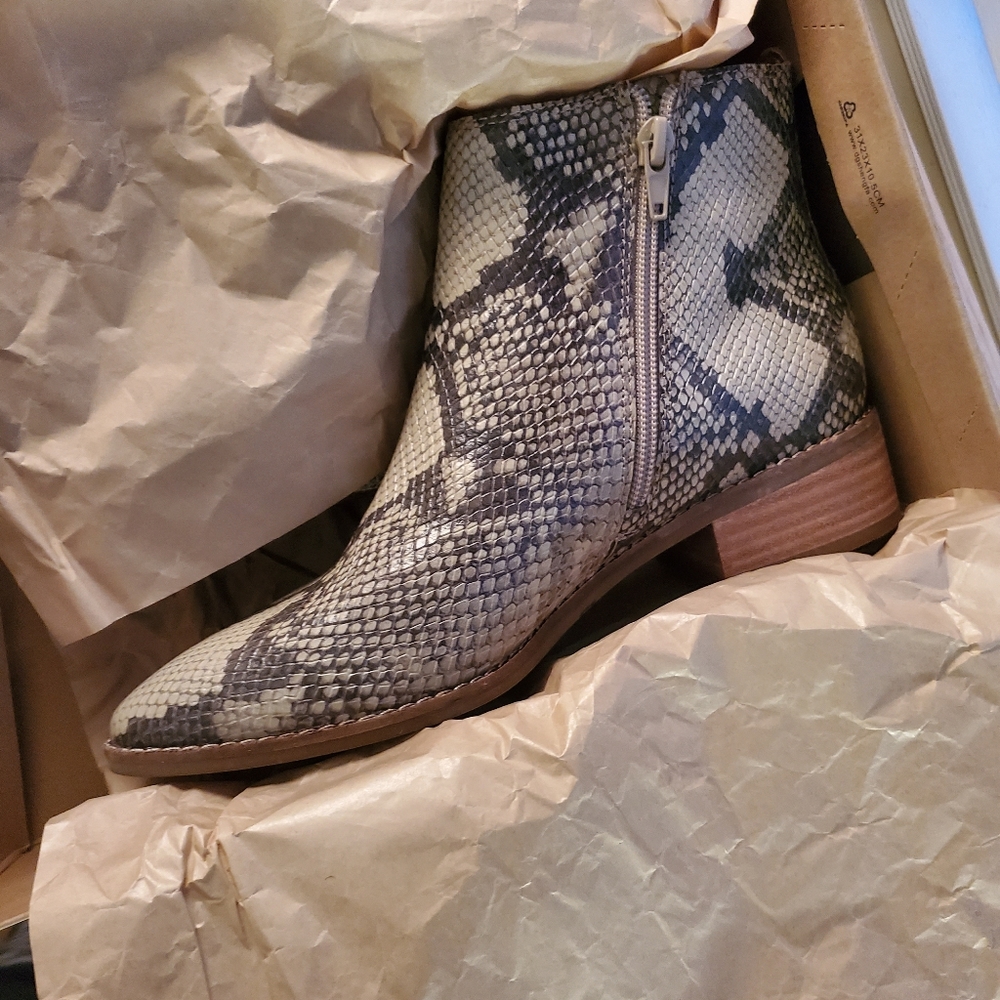 Lucky Brand Genuine Leather Snake-print Booties NIB Womens Size 8 Boho Western